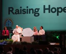 Zehn Jahre nach der Veröffentlichung der Enzyklika Laudato Si: In Castel Gandolfo geht es bei der Konferenz "Raising Hope" um Klimaschutz und die Bewahrung der Schöpfung.